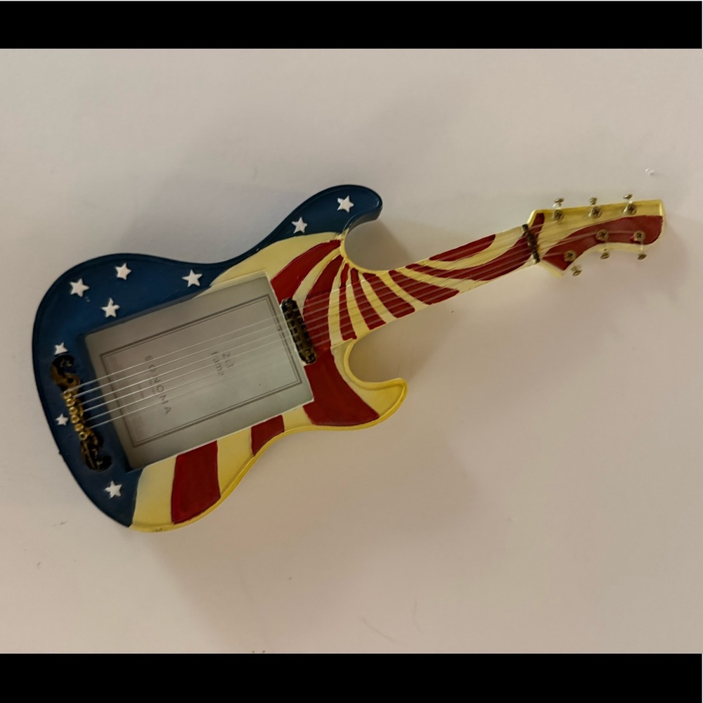 Guitar Shaped Photo Fram for 2X3 Photo